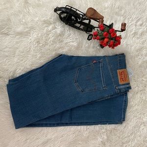 Levi’s 315 Shaping Bootcut Jeans
